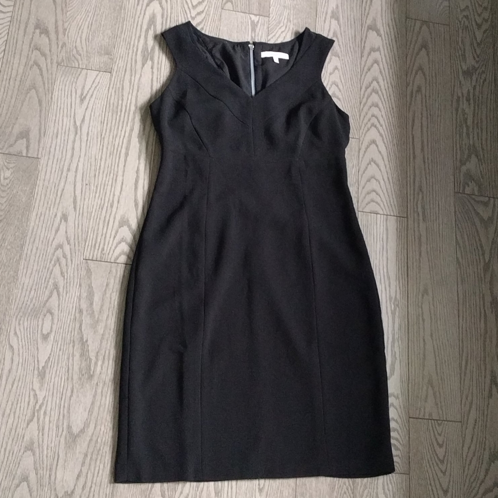 Beautiful dress by Lark &Ro⭐🌸🍀